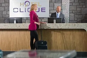 Applause Hotel Calgary Airport By Clique