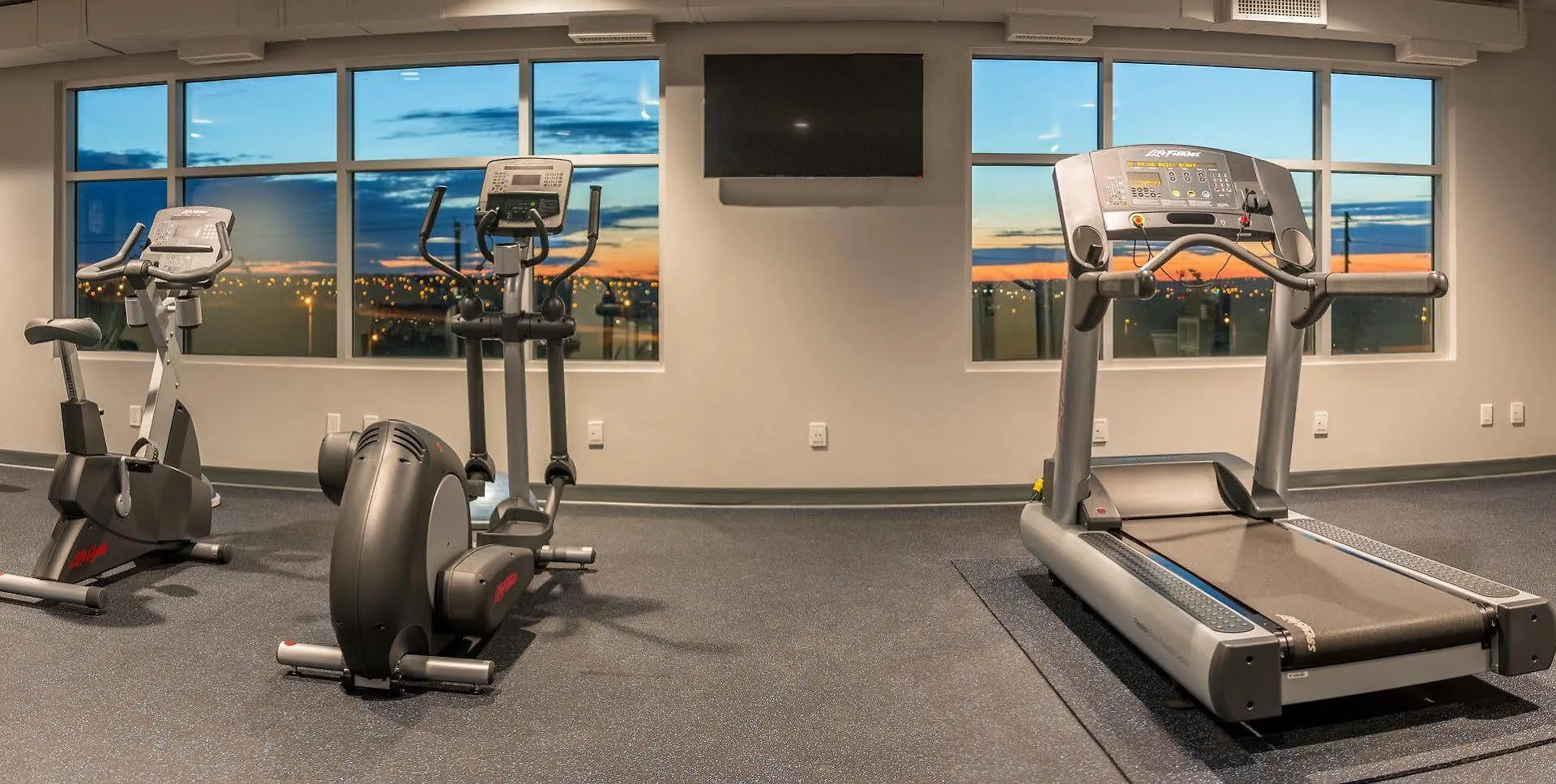 Applause Hotel Calgary Airport By Clique