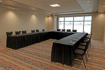 Applause Hotel Calgary Airport By Clique
