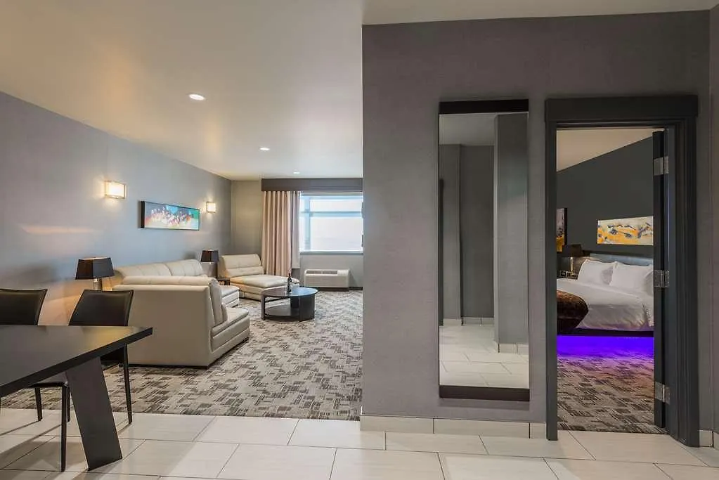 Applause Hotel Calgary Airport By Clique